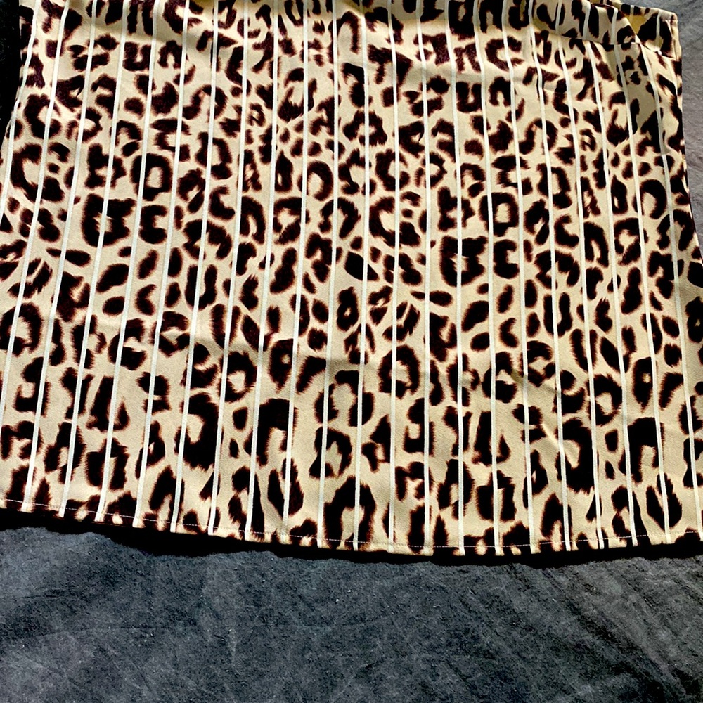 Cabi animal print sleeveless top - Picture 7 of 10